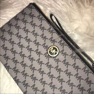 Michael Kors wristlet